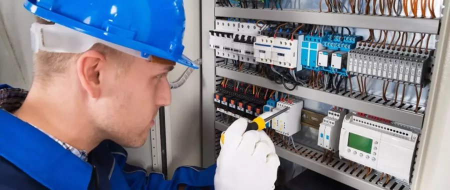 verification-des-installations-electriques-avant-mise-sous-tension